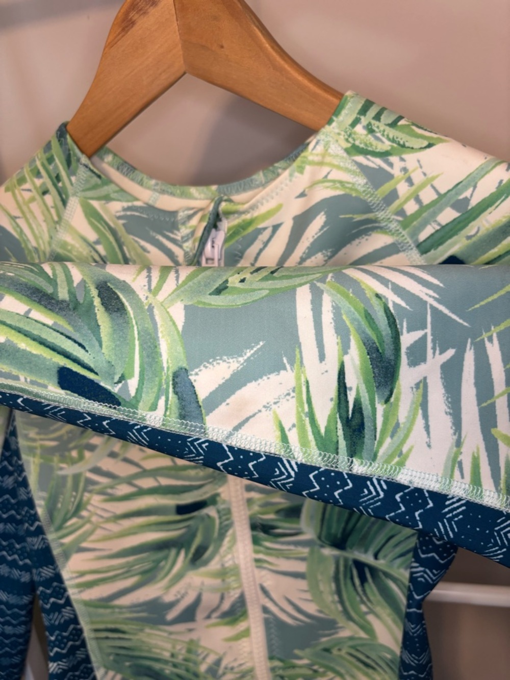 🌺Carve Designs One-Piece Rash Guard Swimsuit - White Palm🌴 - Picture 9 of 16